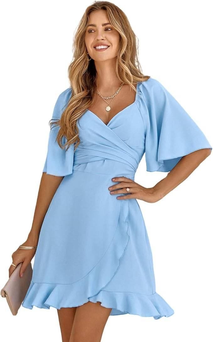 Spring/summer dress with V-neck and frills